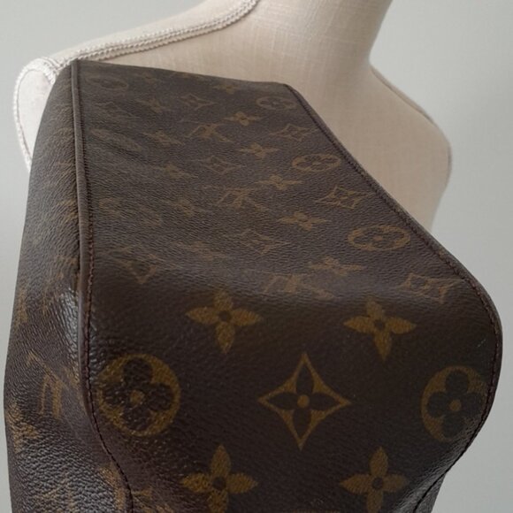 LOUIS VUITTON Looping GM Shoulder Bag! - Picture 15 of 16